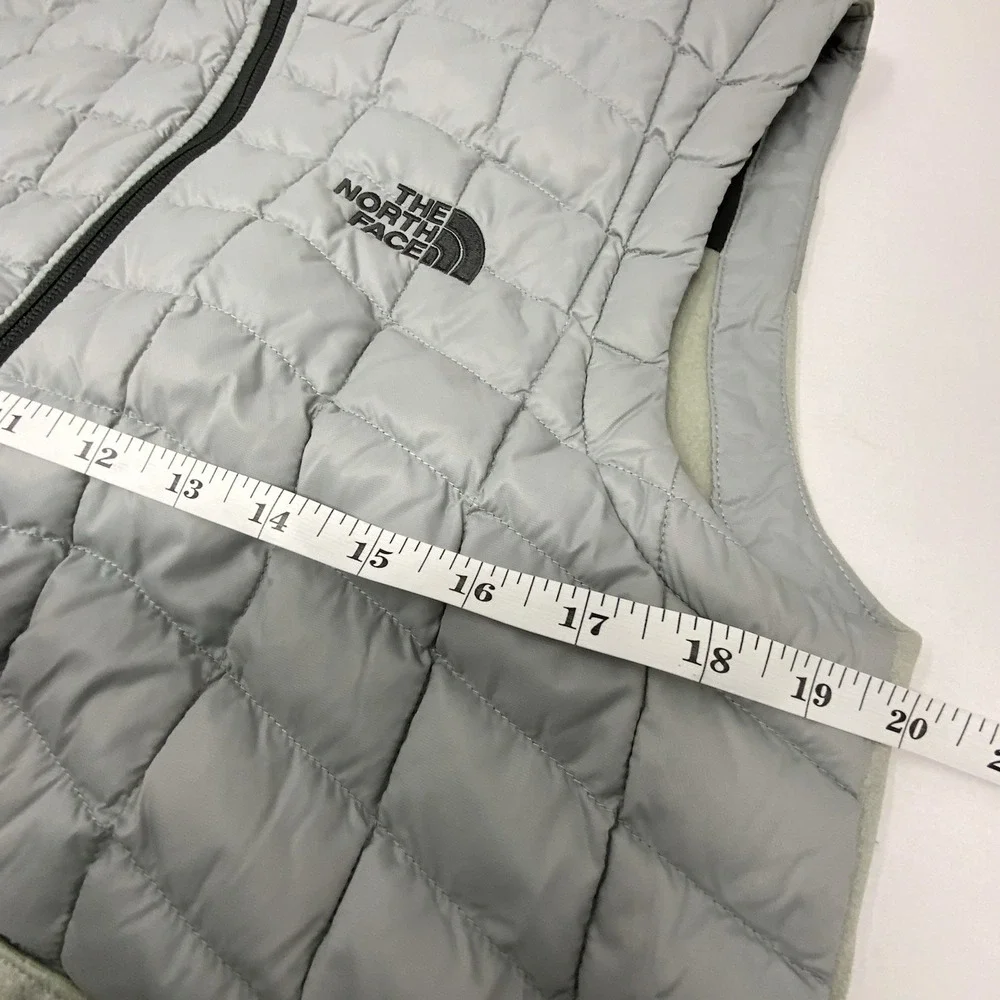 The North Face ThermoBall Hybrid Hooded Vest Mens Small Gray Quilted Full Zip
